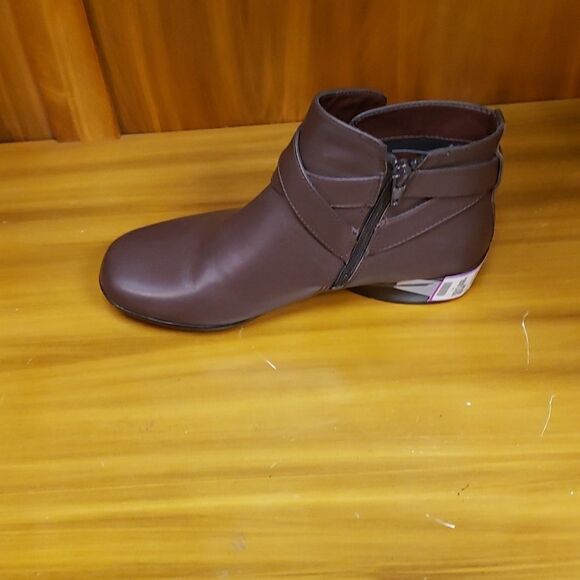 Naturalizer boots   - Picture 3 of 5